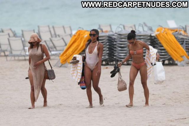 Claudia Jordan The Beach Beautiful Jordan Posing Hot Paparazzi