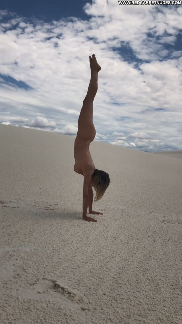 Replies The Desert Videos Beautiful Celebrity Desert Yoga Mexico Babe