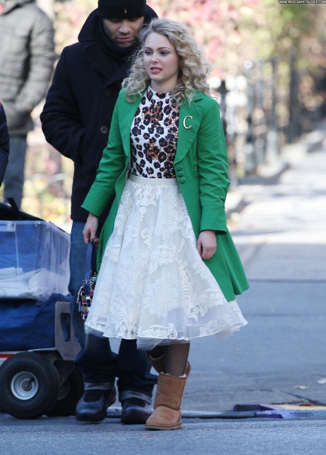 Annasophia Robb The Carrie Diaries Candids High Resolution Babe