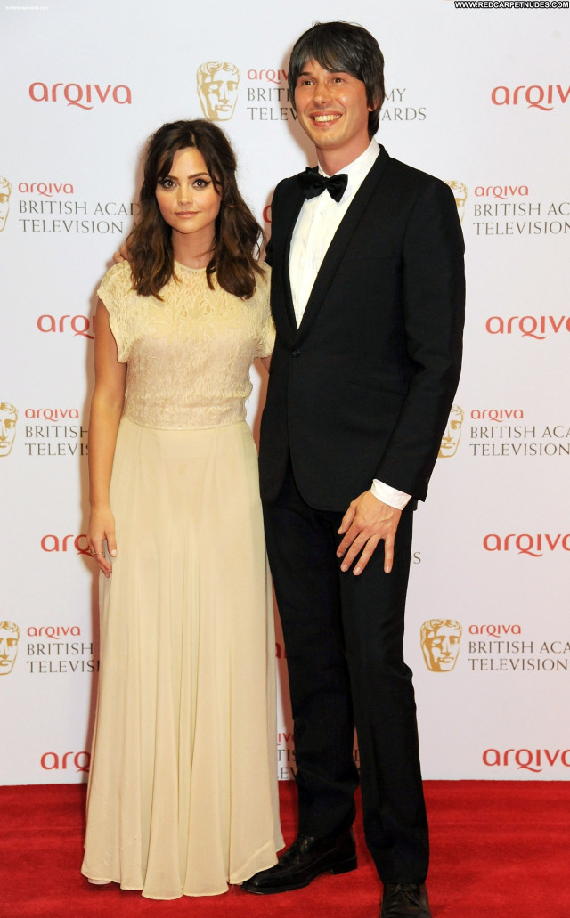 Jenna Louise Coleman Celebrity Posing Hot Beautiful British Babe Doll