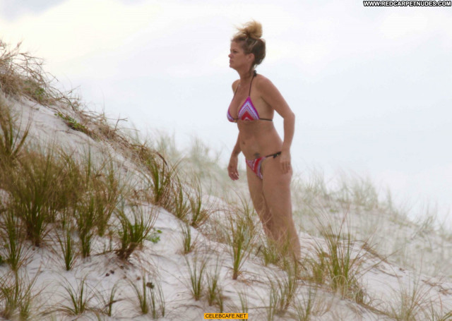 Rachel Hunter No Source  Celebrity Posing Hot Bikini New Zealand