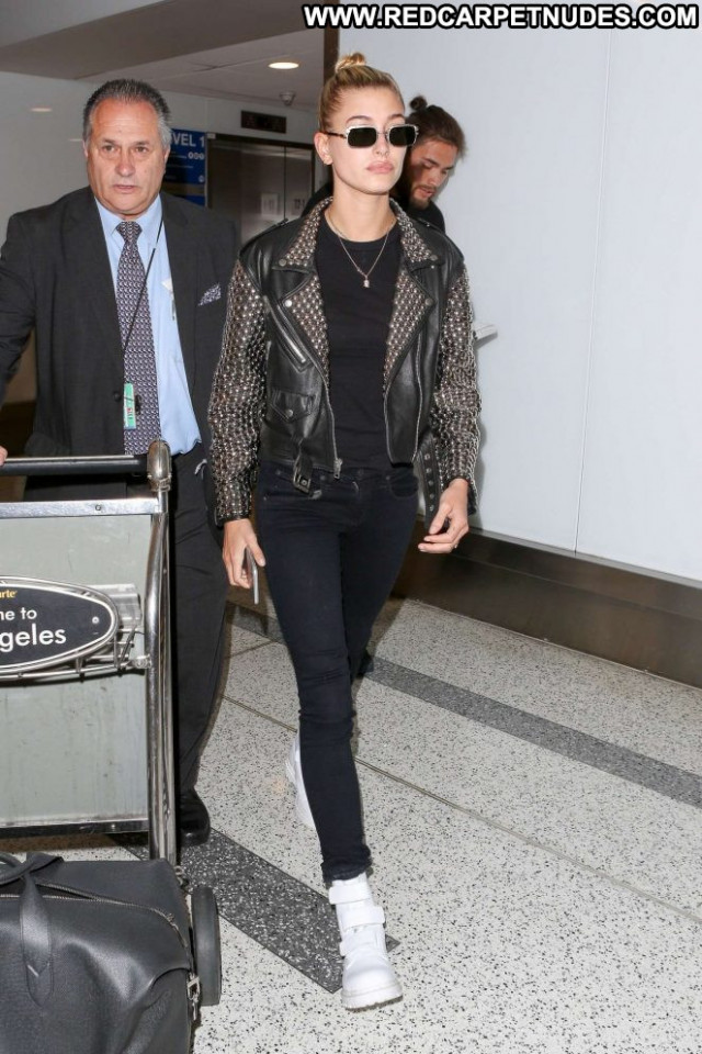 Hailey Baldwin Lax Airport Posing Hot Lax Airport Beautiful Babe