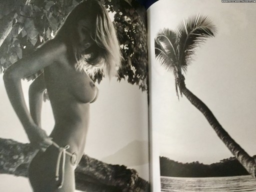 Claudia Gerini Brown Hair Car Beautiful Instagrammer Porn Photoshoot Singer Posing Hot Dad Winter Xxx Mali Sexy Babe Nyc Summer Small Breasts Caucasian Legs