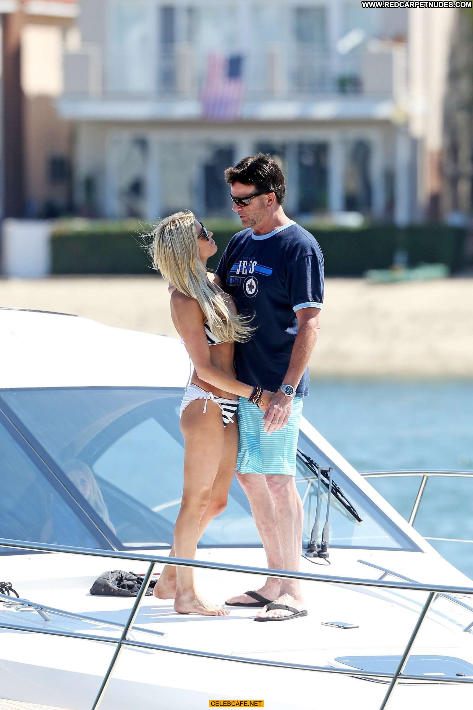 Christina El Moussa Works Bikini Body on 4th of July With 