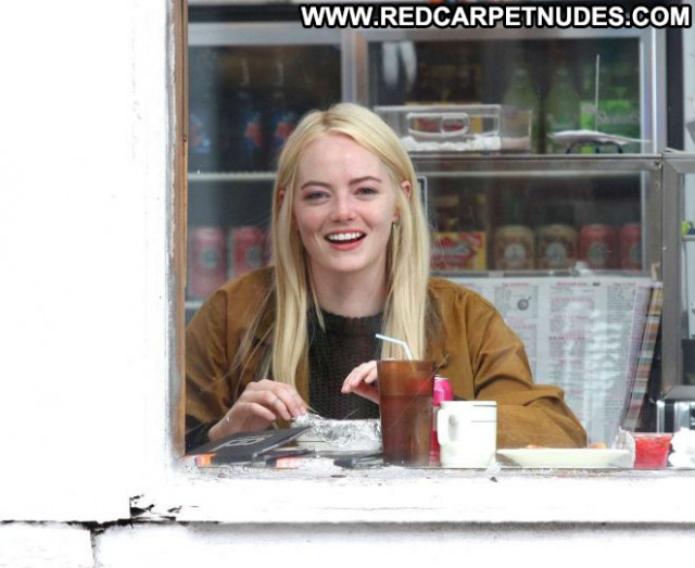 Emma Stone New York New York Beautiful Celebrity Posing Hot Paparazzi