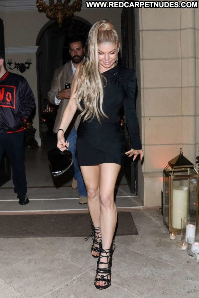 Fergie Beverly Hills Celebrity Party Birthday Posing Hot Paparazzi