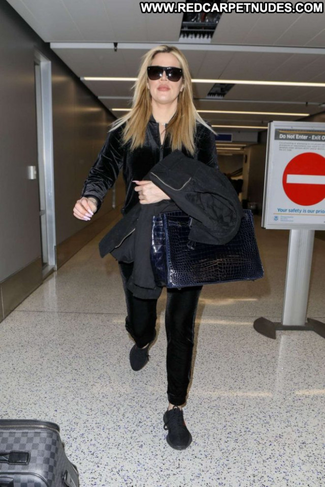 Khloe Kardashian Lax Airport  Posing Hot Lax Airport Babe Los Angeles