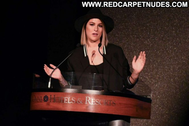 Cassadee Pope No Source Babe Paparazzi Posing Hot River Beautiful