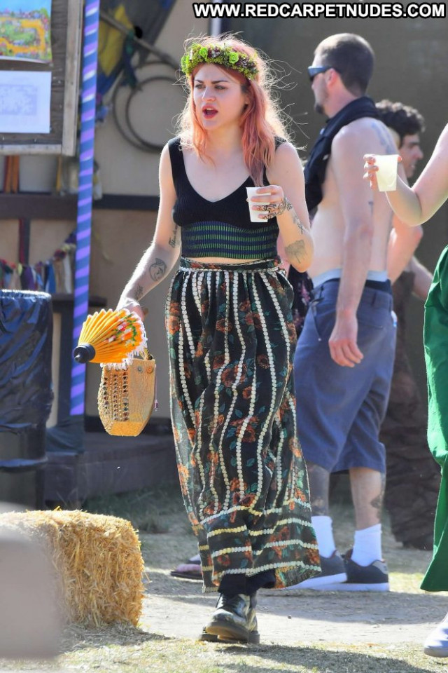 Frances Bean Los Angeles Paparazzi Babe Celebrity Posing Hot Los