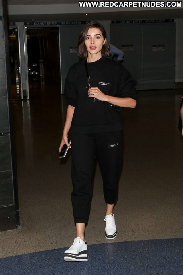 Olivia Culp Lax Airport Beautiful Posing Hot Black Paparazzi Lax