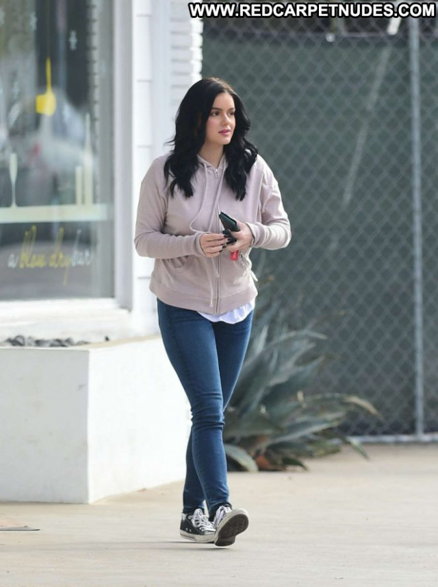 Ariel Winter Los Angeles Celebrity Los Angeles Paparazzi Posing Hot