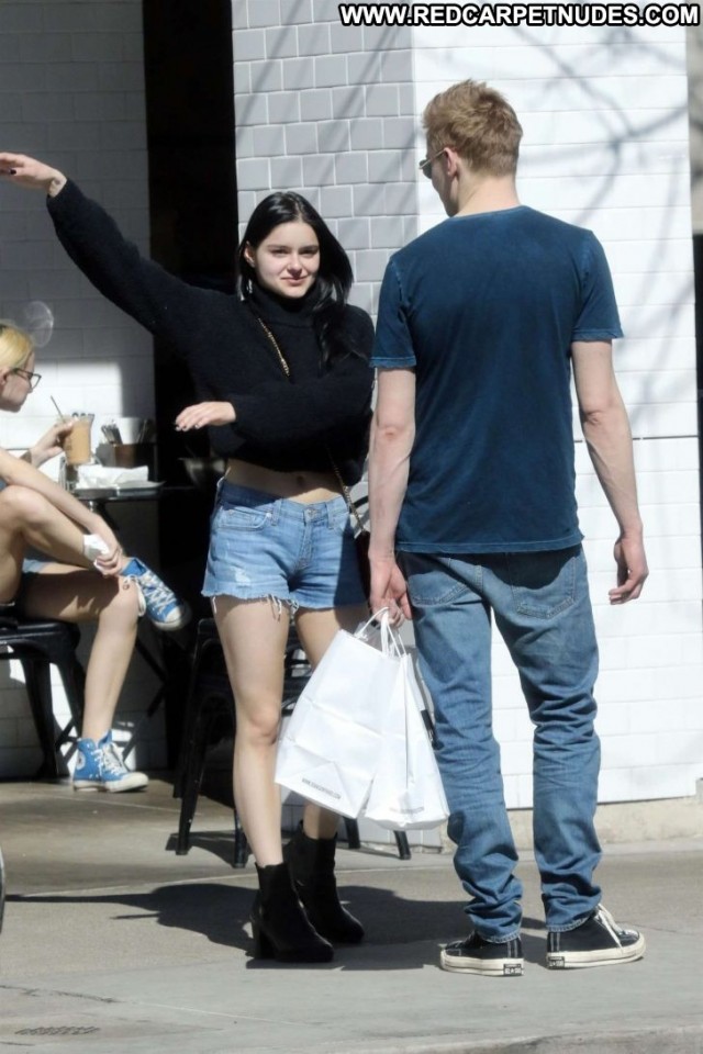 Ariel Winter No Source Babe Winter Shorts Celebrity Paparazzi Posing