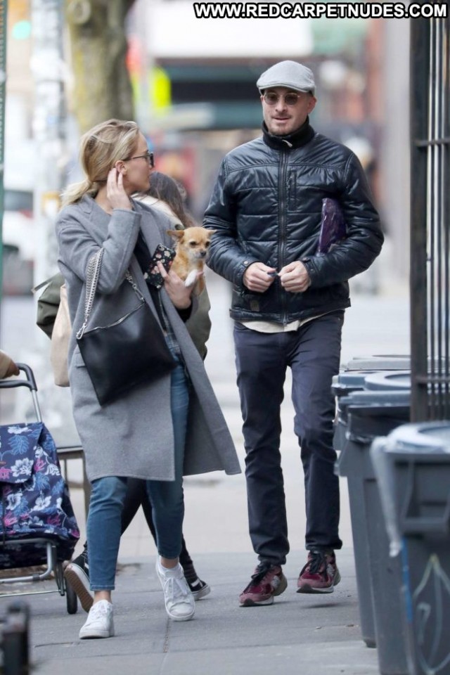 Jennifer Lawrence New York Celebrity Paparazzi Beautiful Posing Hot