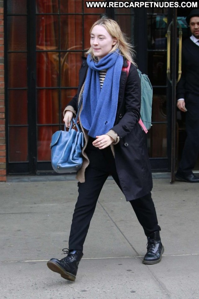 Saoirse Ronan New York Hot Celebrity Paparazzi Beautiful Hotel Posing