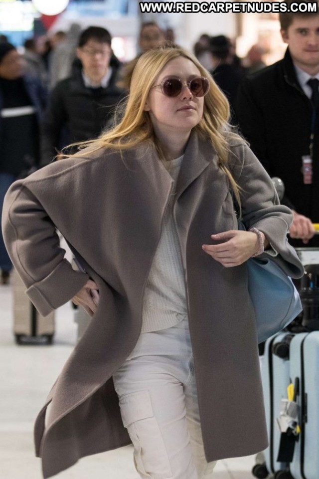 Dakota Fanning No Source Babe Paparazzi Paris Celebrity Posing Hot