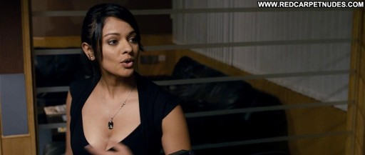 Pooja Kumar Babe Celebrity Beautiful Posing Hot Straight