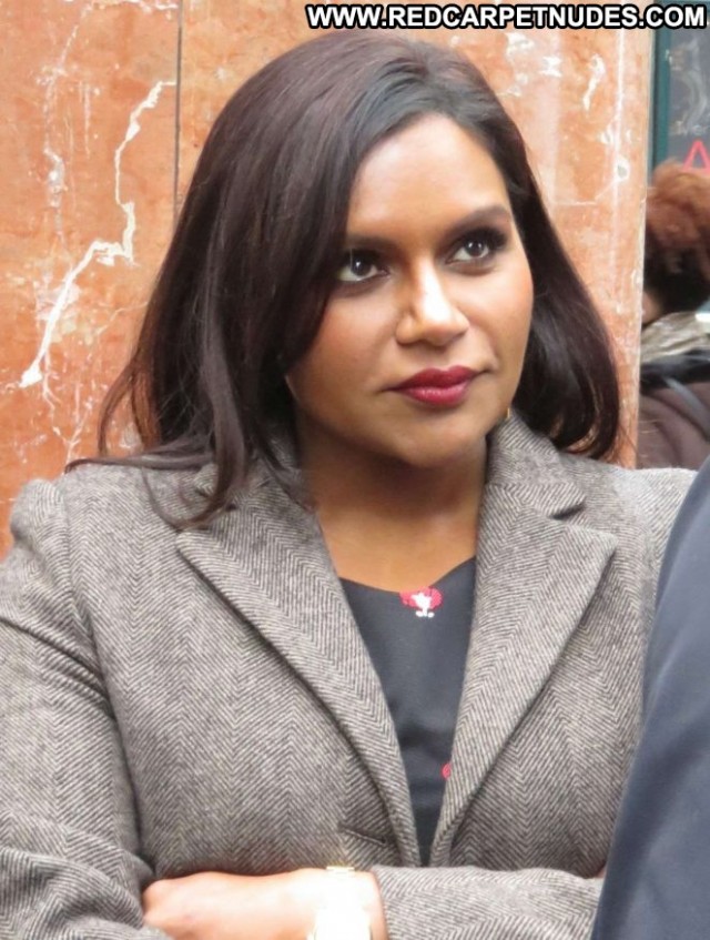 Mindy Kaling No Source Celebrity Posing Hot Nyc Beautiful Babe