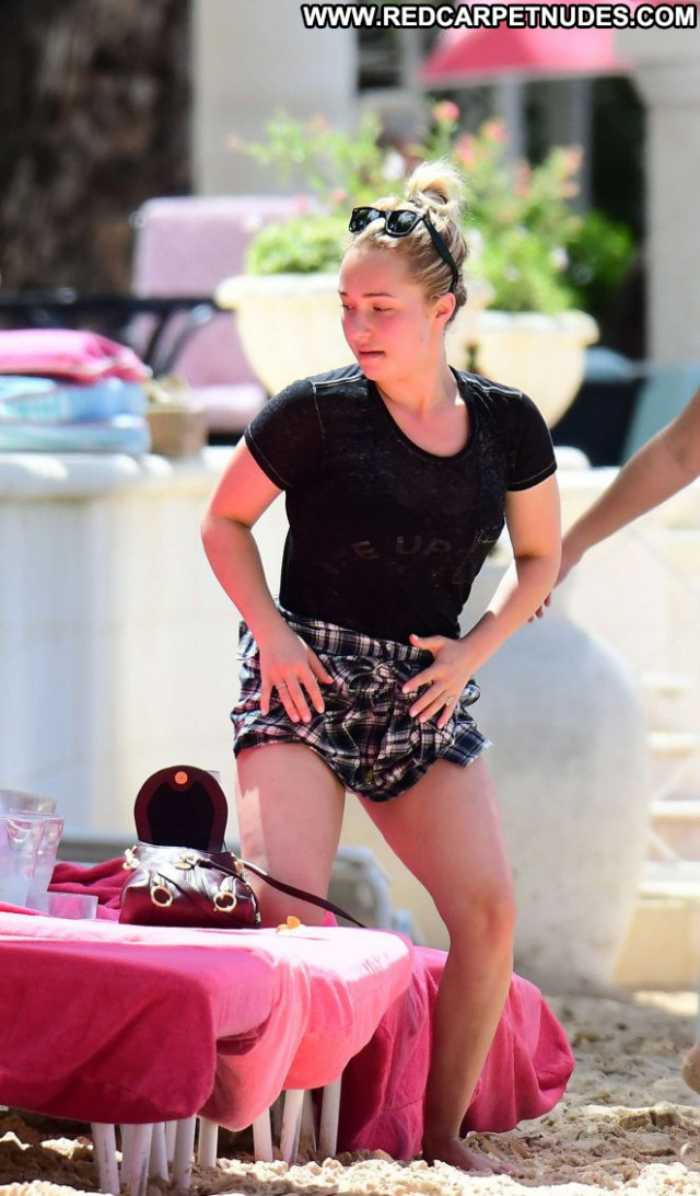 Hayden Panettiere The Beach Posing Hot Beautiful Bar Paparazzi Babe