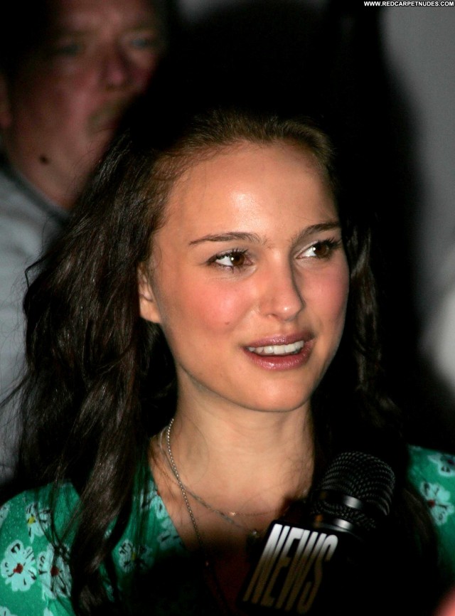 Natalie Portman Garden State Beautiful Celebrity Babe High Resolution