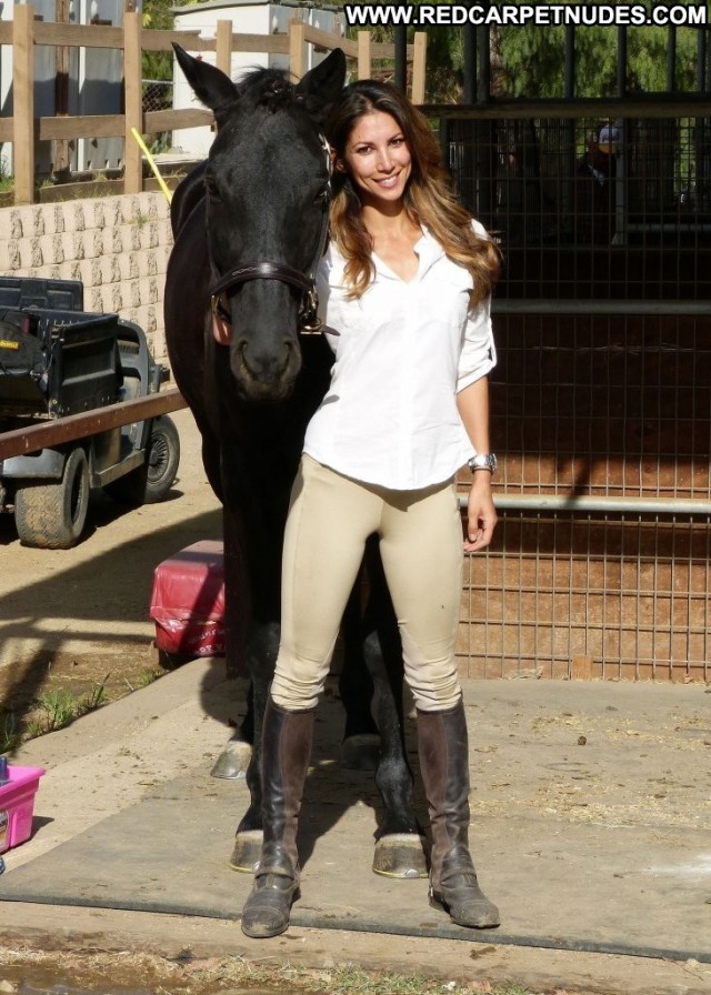 Leilani Dowding Horseback High Resolution Beautiful Celebrity Babe