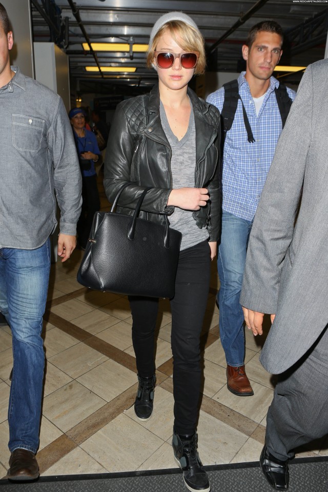 Jennifer Lawrence Lax Airport Babe Posing Hot Candids High Resolution