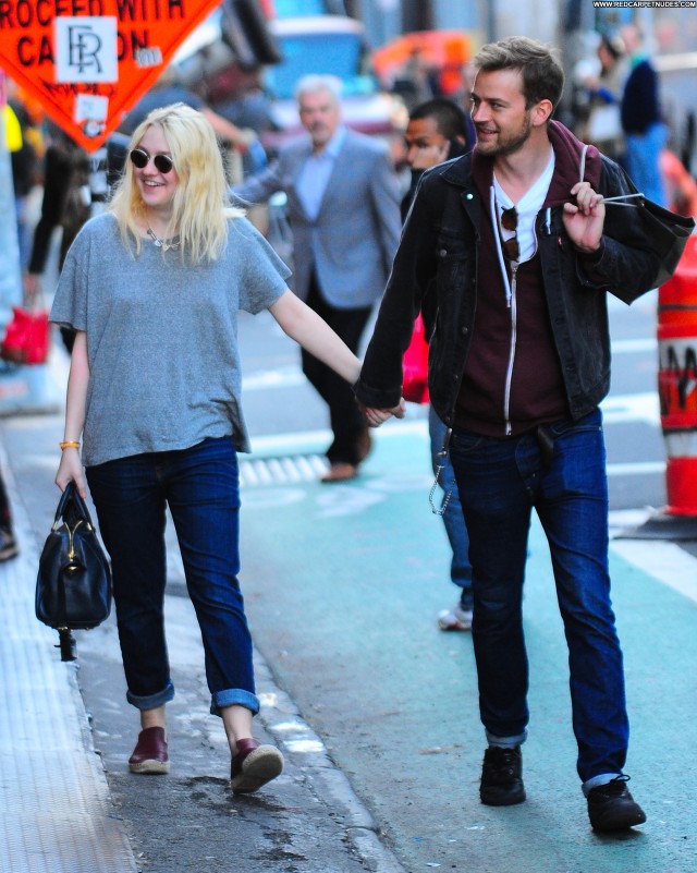 Dakota Fanning No Source Babe Nyc Celebrity Posing Hot Beautiful High