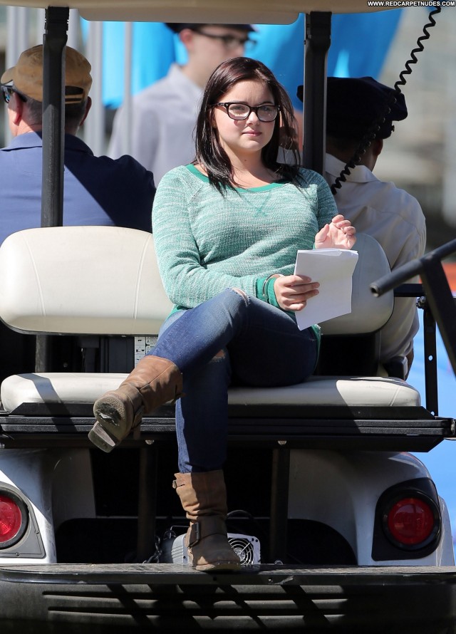 Ariel Winter Modern Family  Winter Babe Celebrity Beautiful High