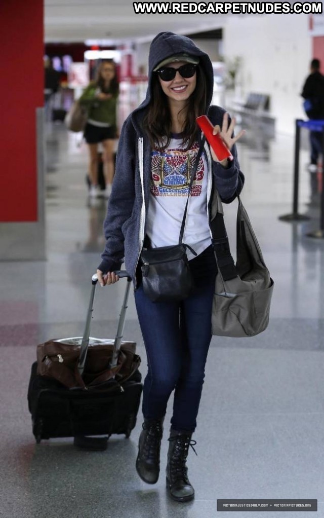 Victoria Justice Lax Airport Jeans Beautiful Babe Lax Airport