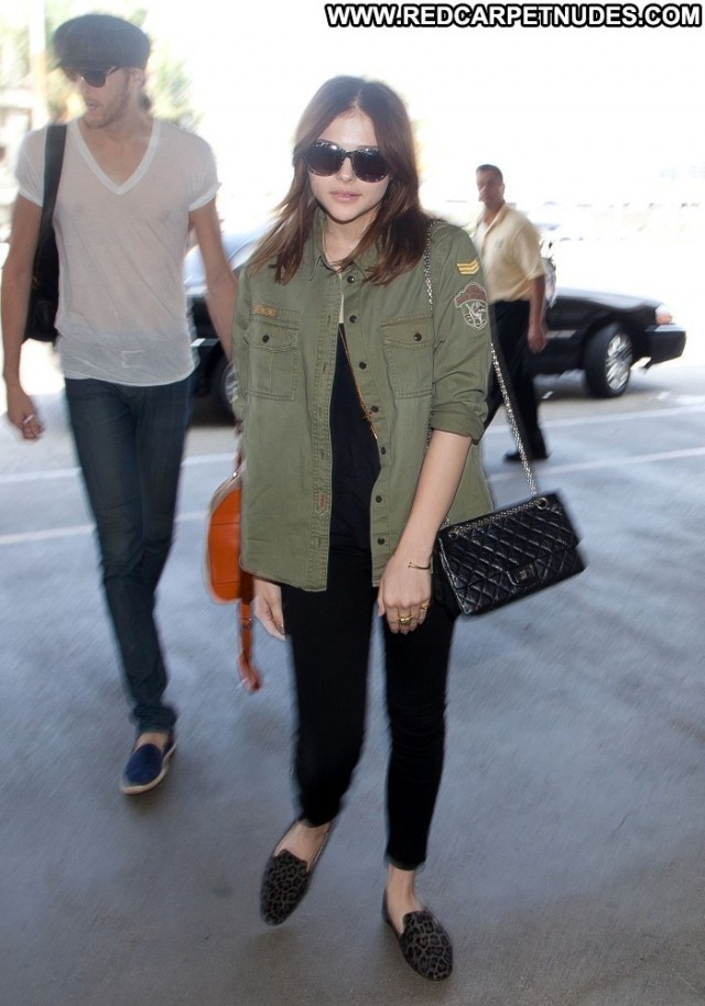 Chl  E Moretz Lax Airport  Candids Posing Hot High Resolution