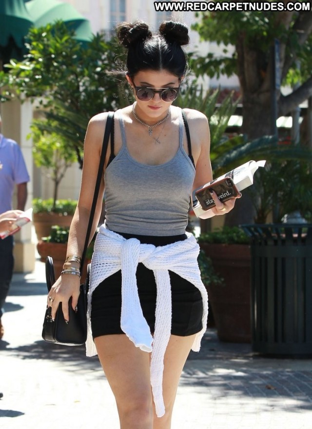 Kylie Jenner No Source  High Resolution Posing Hot Babe Beautiful