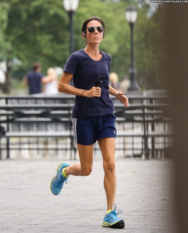 Jennifer Connelly New York Beautiful Celebrity Posing Hot Jogging