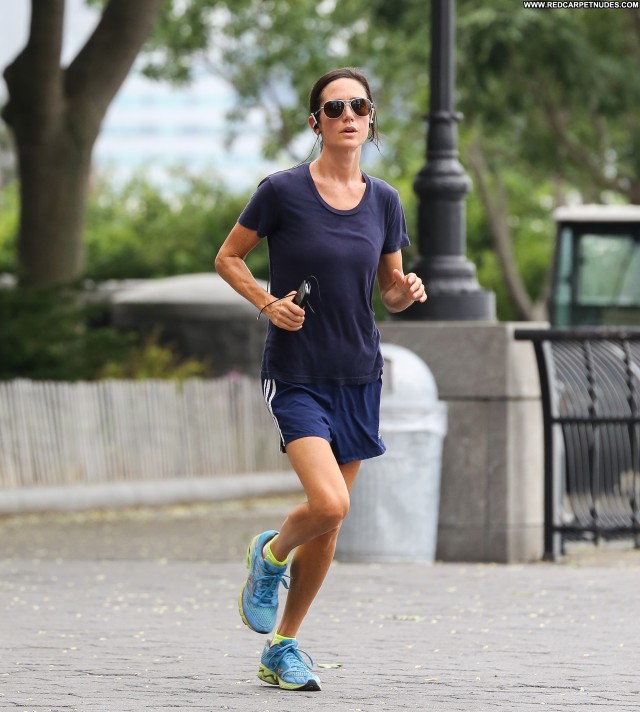 Jennifer Connelly New York Celebrity Posing Hot Babe Jogging