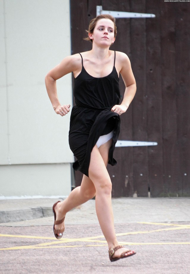 Emma Watson High Resolution Posing Hot Beautiful Babe Celebrity Nude