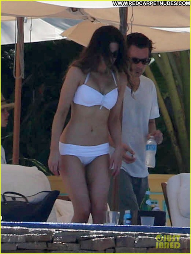 Kate Beckinsale No Source Bikini Posing Hot Babe Celebrity Beautiful