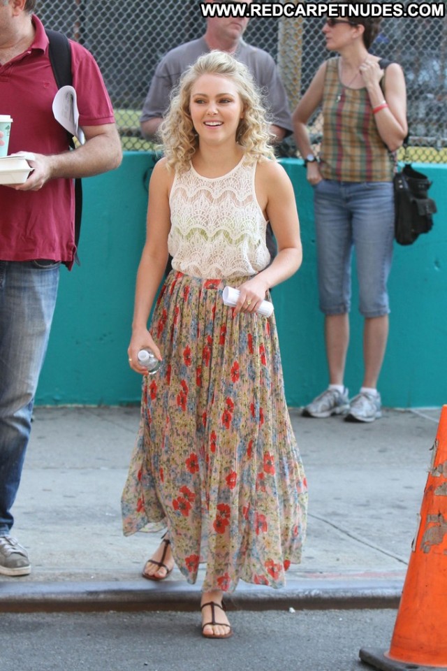 Annasophia Robb The Carrie Diaries Nyc High Resolution Babe Celebrity
