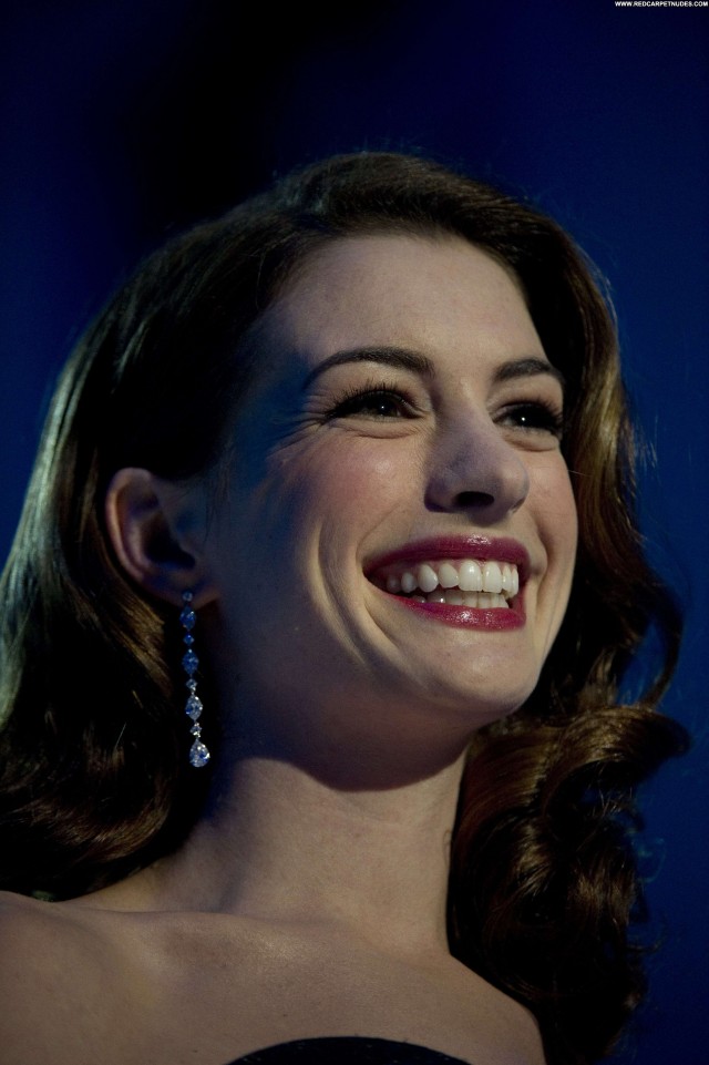 Anne Hathaway No Source Babe Posing Hot Beautiful Concert High