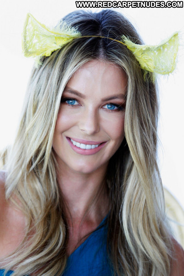 Jennifer Hawkins No Source Celebrity Posing Hot High Resolution