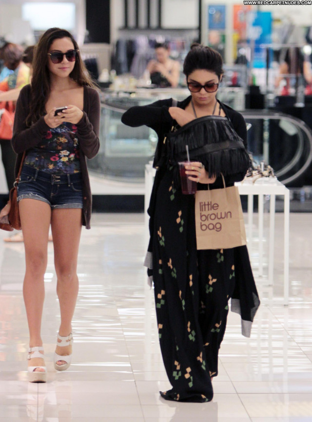 Vanessa Hudgens Beverly Hills Babe Shopping Posing Hot Beautiful