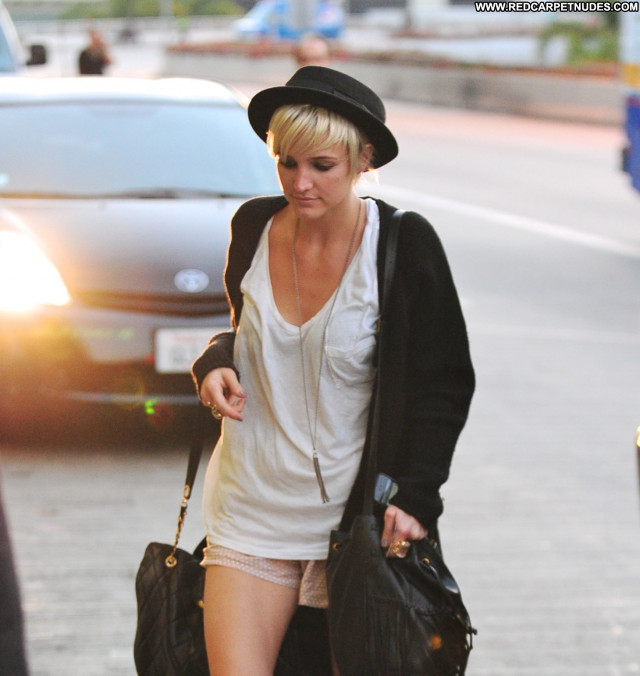 Ashlee Simpson Lax Airport Babe High Resolution Lax Airport Celebrity