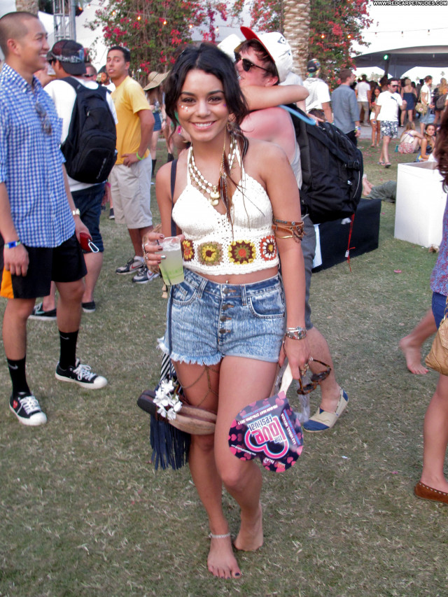 Vanessa Hudgens No Source Celebrity Beautiful High Resolution Babe