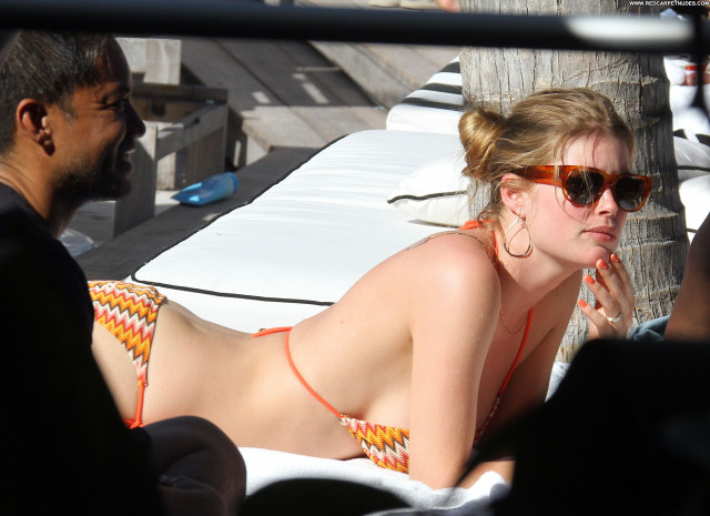 Doutzen Kroes Miami Beach Posing Hot High Resolution Celebrity Babe