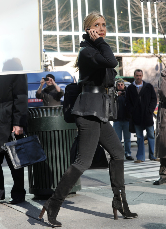 Jennifer Aniston Wanderlust  Beautiful High Resolution Babe Posing