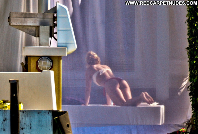 Shakira No Source Celebrity Beautiful Posing Hot Candids Babe