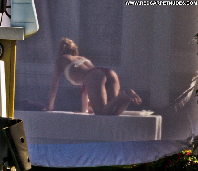 Shakira No Source Celebrity Beautiful Babe Swimsuit Candids Bikini