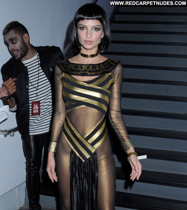 Emily Ratajkowski Red Carpet Babe Halloween Celebrity Beautiful