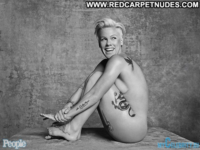 Pink Posing Hot Magazine Babe Beautiful Celebrity Nude Usa
