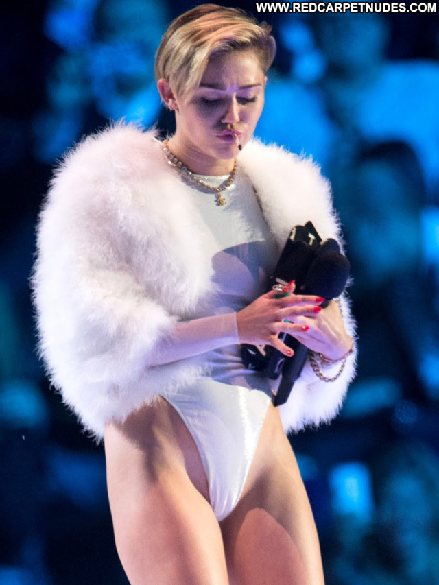 Miley Cyrus Beautiful Celebrity Europe Awards Babe Posing Hot Female